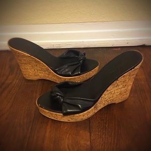 Cathy Jean Italy black wedges